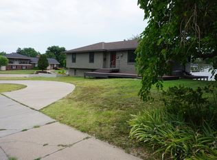 541 Claremont Dr, Salina, KS 67401