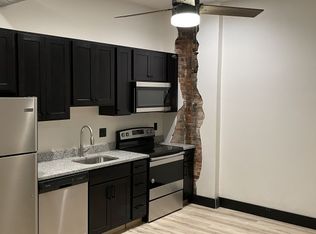 245 W 1st St #201, Dubuque, IA 52001