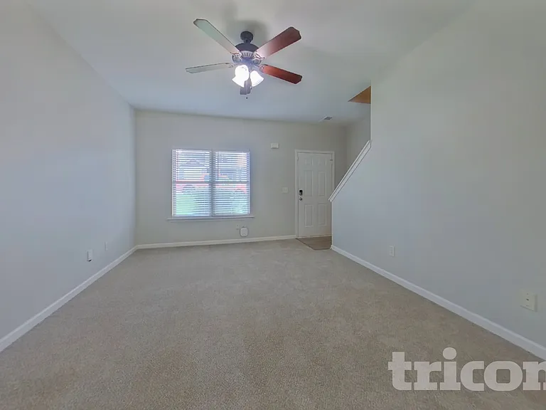 45 Wyndham Ct SE — Photo 2