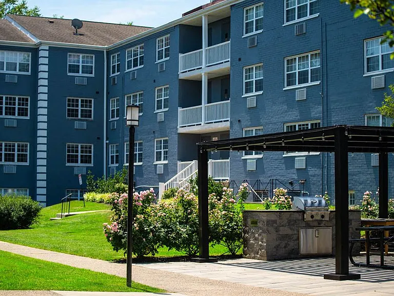 Chestnut Hill Village Apartments — Photo 16