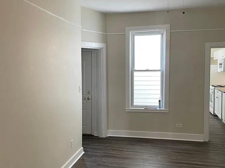 624 Edmond St — Photo 2