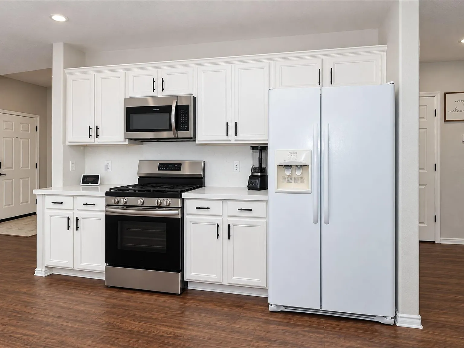 3 bed, 2.5 bath, 2636 sqft, $2,500 — Photo 4