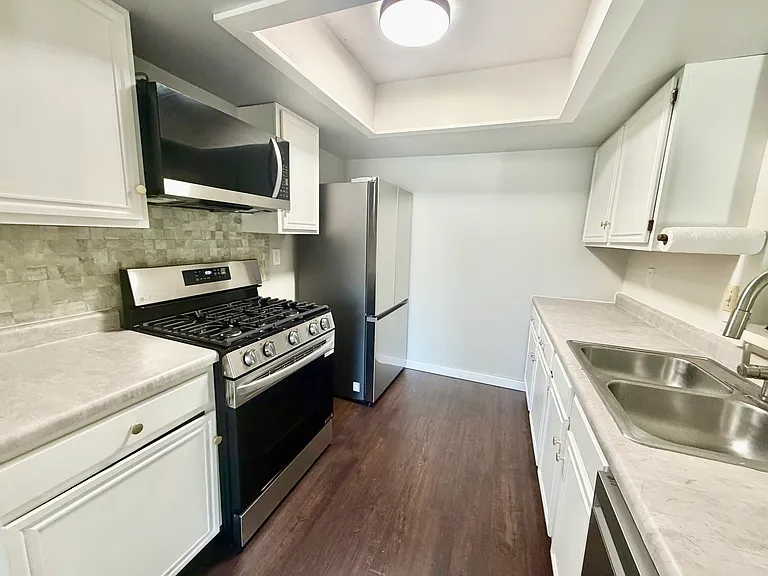 1315 Sturdy Rd — Photo 3