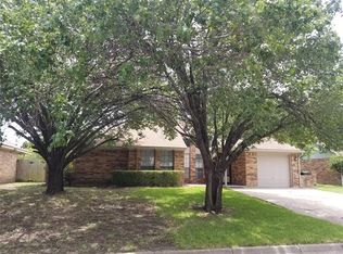 614 Benedict Ln, Arlington, TX 76002