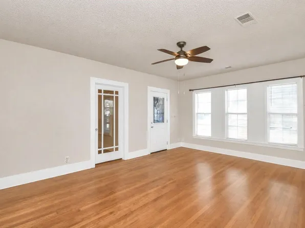 1433 Scharpe St, Houston, TX 77023