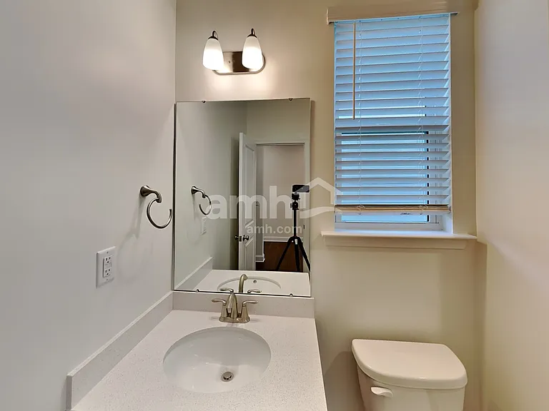 1010 Noah Ct — Photo 9