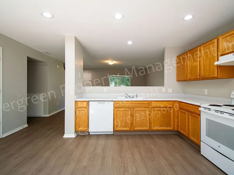 3326 Warren Farm Dr — Photo 6