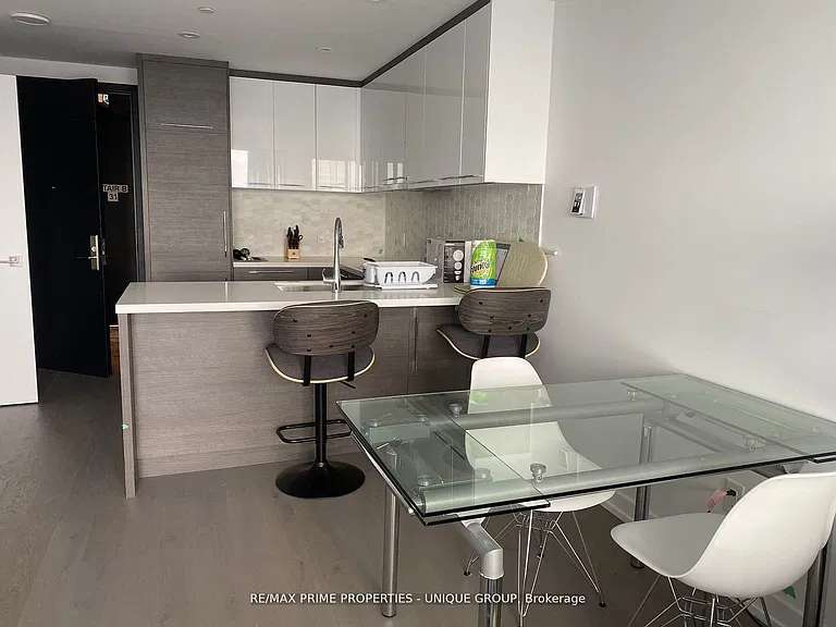 488 University Ave #3115 — Photo 4