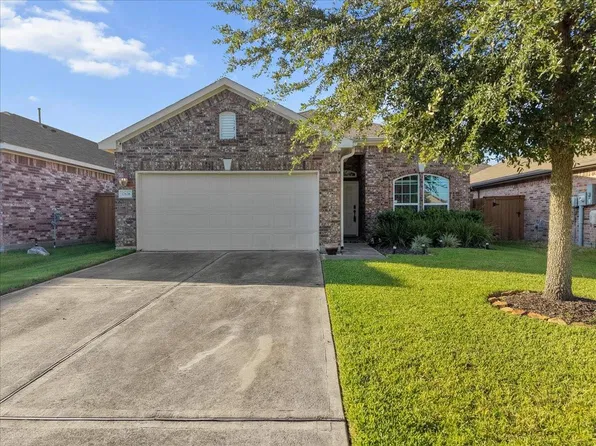 12638 Pirate Bend Dr, La Marque, TX 77568