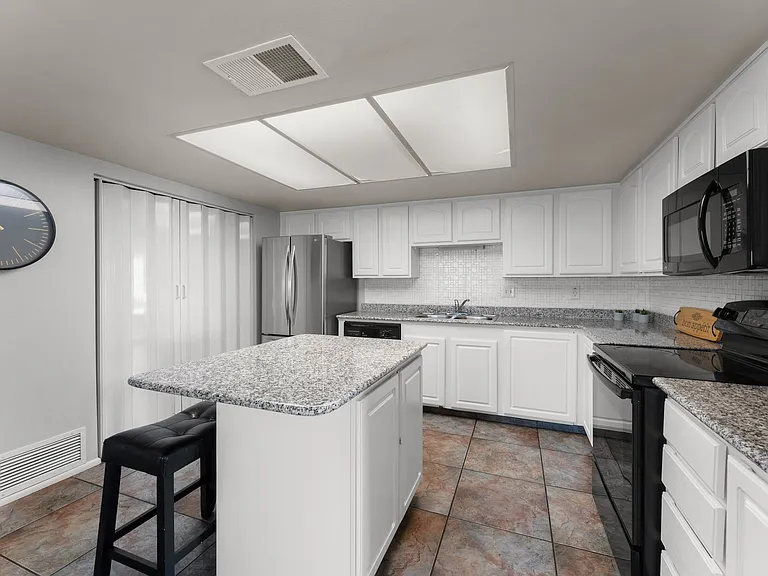 208 Bahia Ln E — Photo 22