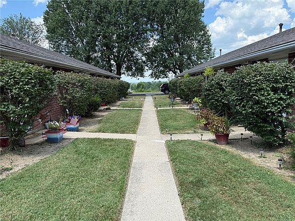 3rd image of 100 E Nottingham Rd