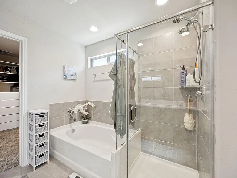 21030 Albany Landing Ln — Photo 15