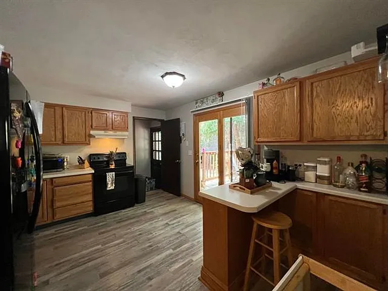 1243 Grove St — Photo 9