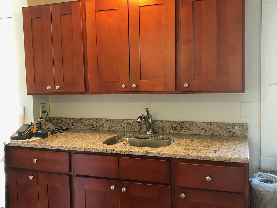 2nd image of 37 Salem St APT 2
