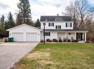 98 60th Ave NW, Rochester, MN 55901