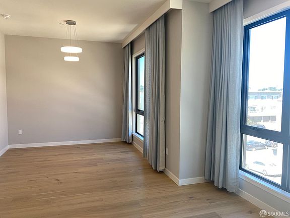 3rd image of 2343 Taraval St