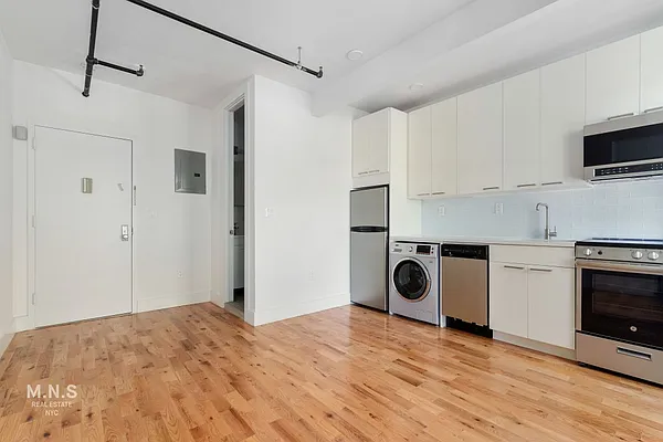 Rented by MNS | media 11