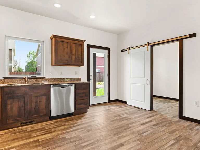 824 Rookery Ln #B — Photo 17