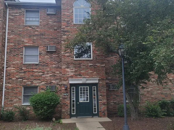 4404 W Shamrock Ln, McHenry, IL 60050
