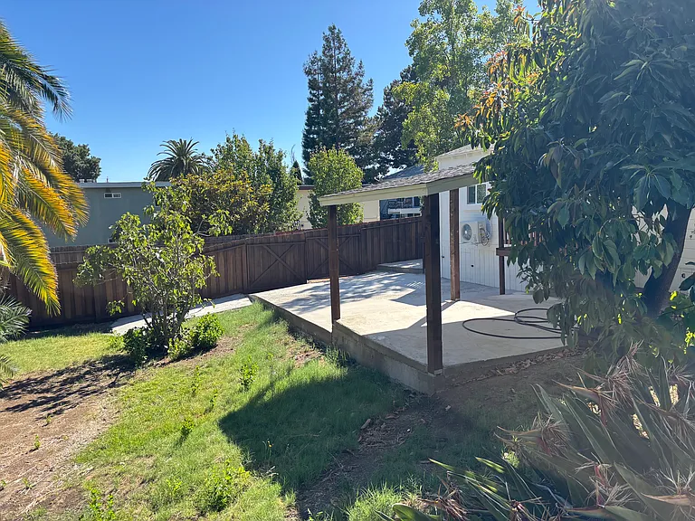444 E Military St #A & B — Photo 37
