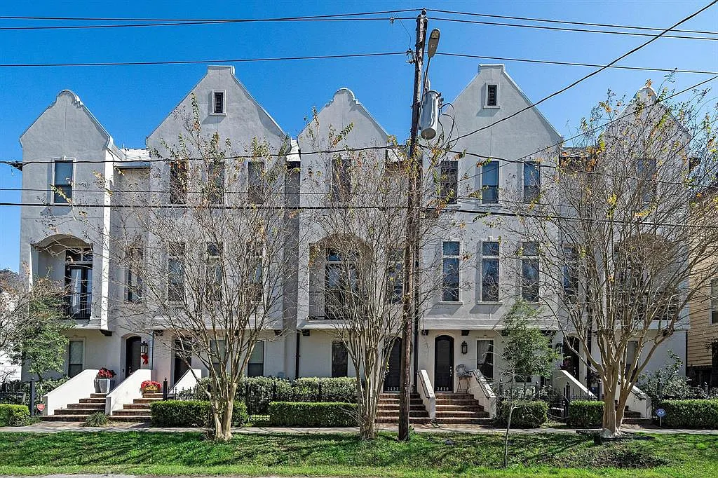 3 bed, 3.5 bath, 2156 sqft, $3,100 — Photo 1