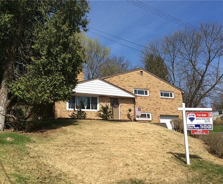 Welcome to 122 Beedle Circle ~ wonderful cul de sac location in a well cared for neighborhood