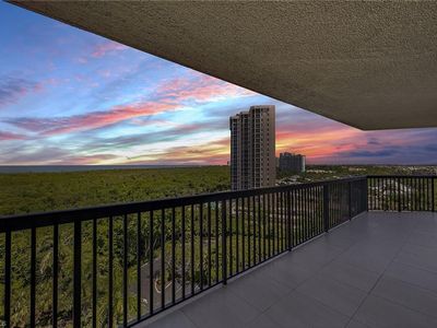 6075 Pelican Bay BLVD #906, Naples, FL, 34108
