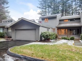 6 Spyglass Dr, Avon, CT 06001