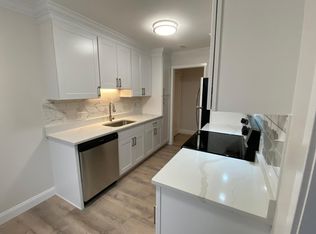 90 Heritage Vlg #D, Southbury, CT 06488