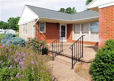 3rd image of 5847 Jesse Bennett Way