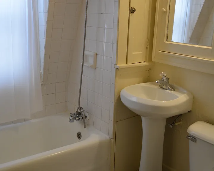 2628 N Stowell Ave — Photo 5