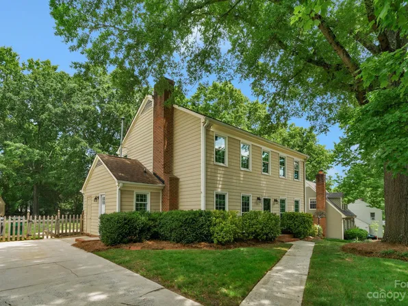 8915 Gamesford Dr, Charlotte, NC 28277