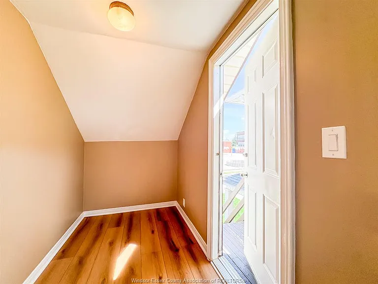 1351 Marentette Ave #UPPER — Photo 5