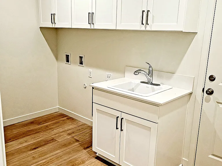 12410 Madelyn Dr — Photo 12