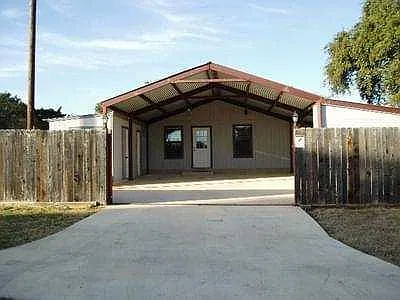 3 bed, 2.5 bath, 1400 sqft, $1,950 — Photo 2