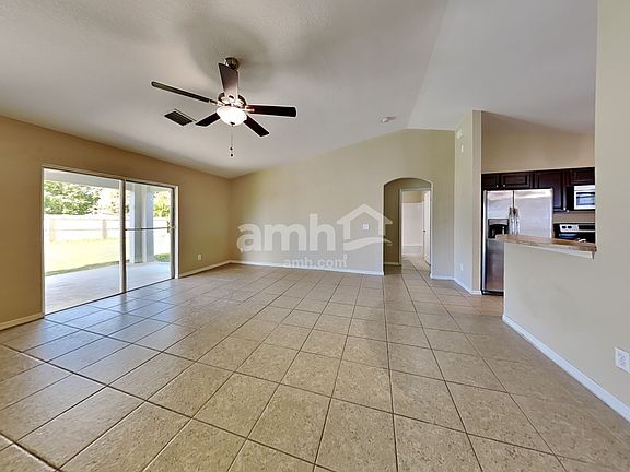 4th image of 1260 SE Nancy Ln