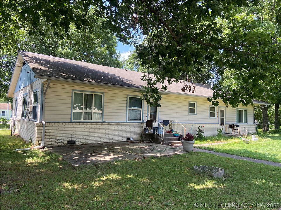 911 S McQuarrie Ave, Wagoner, OK 74467 MLS 2324690 Zillow