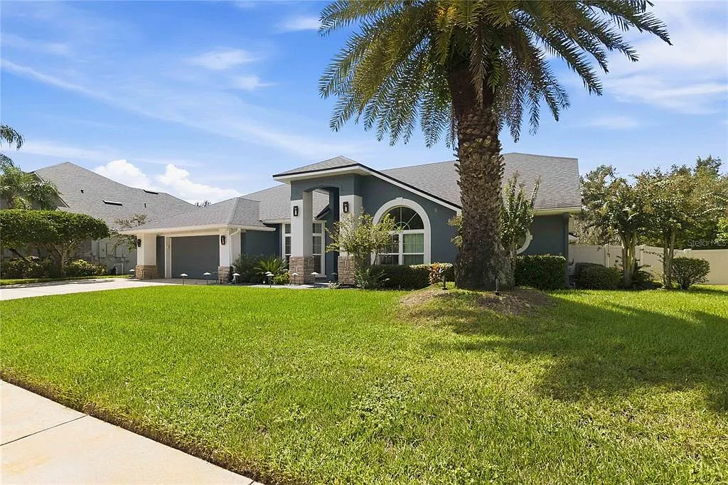 4 bed, 3.0 bath, 2317 sqft, $3,700 — Photo 3
