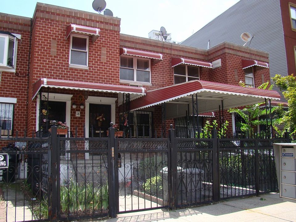 2nd image of 18 Woodbine St