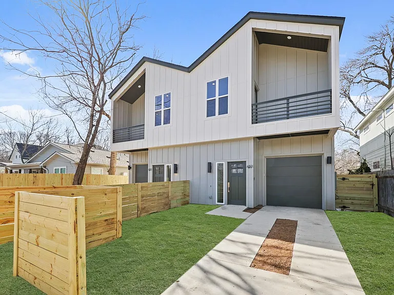 4801 Sara Dr #B — Photo 3