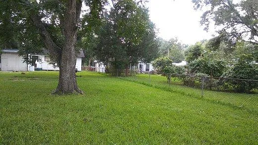 Spacious Back Yard/Lot