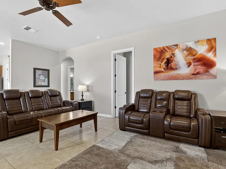 5317 E Lonesome Dove Trl — Photo 14