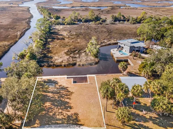 42 SE 240th St, Suwannee, FL 32692