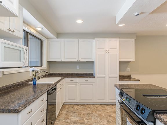 4th image of 14506 SE Carol Ave