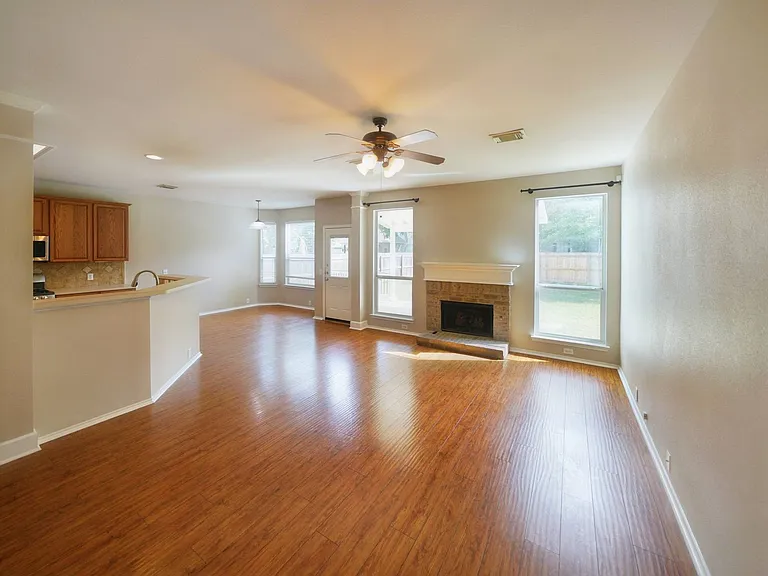 4736 Green Bluff Dr — Photo 10