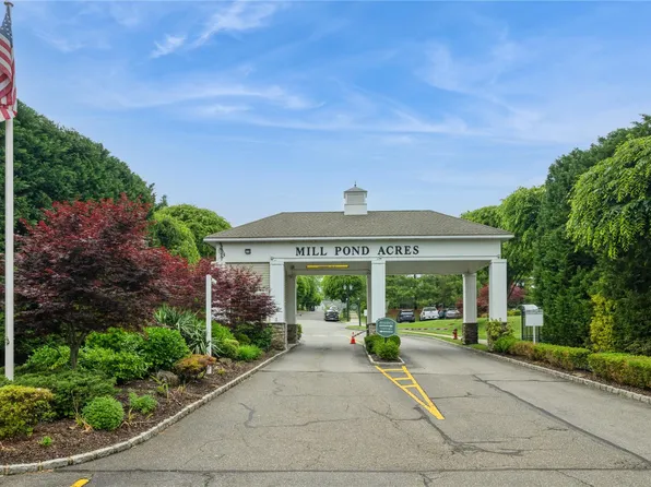 124 Pond View Drive #317, Port Washington, NY 11050