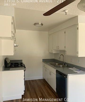 4th image of 13930 S Chadron Ave #211