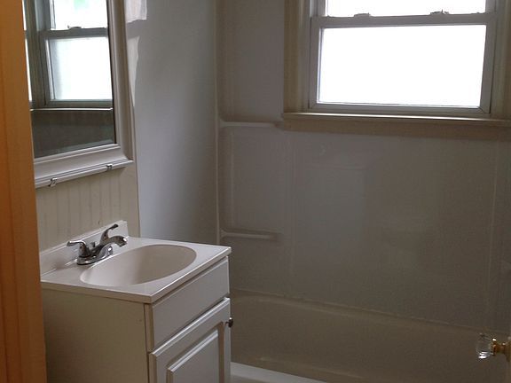 5th image of 1945 N Berwick Ave