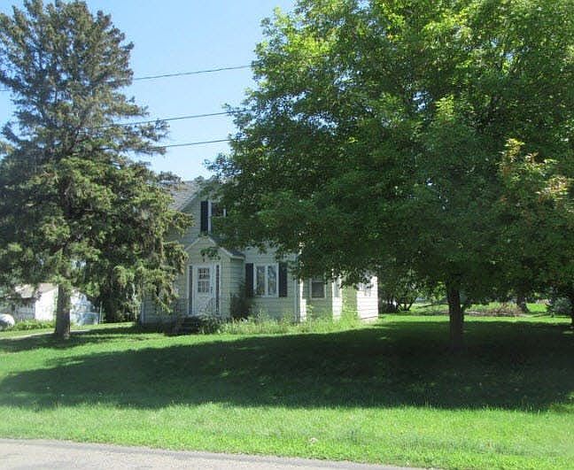 9 3rd St N, Sabin, MN 56580 Zillow