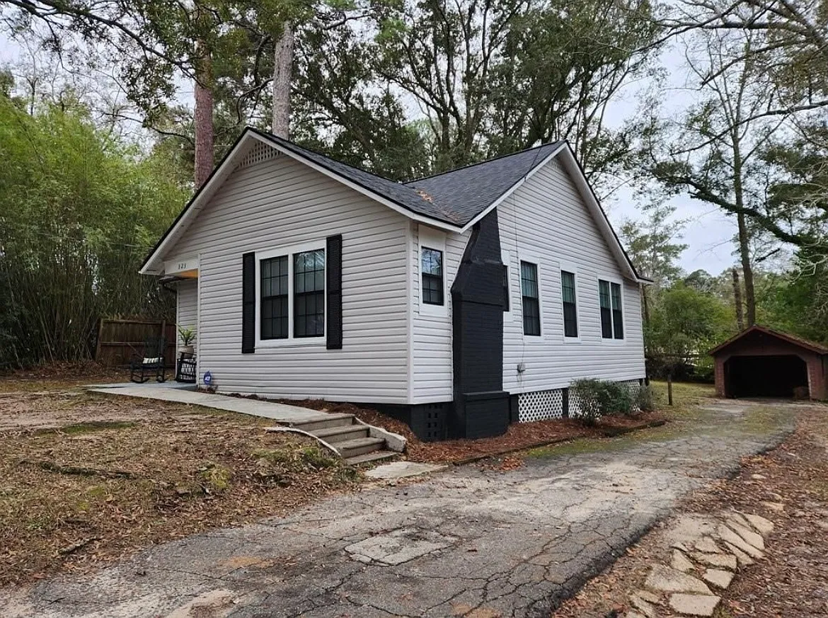 323 N Spair St — Photo 3